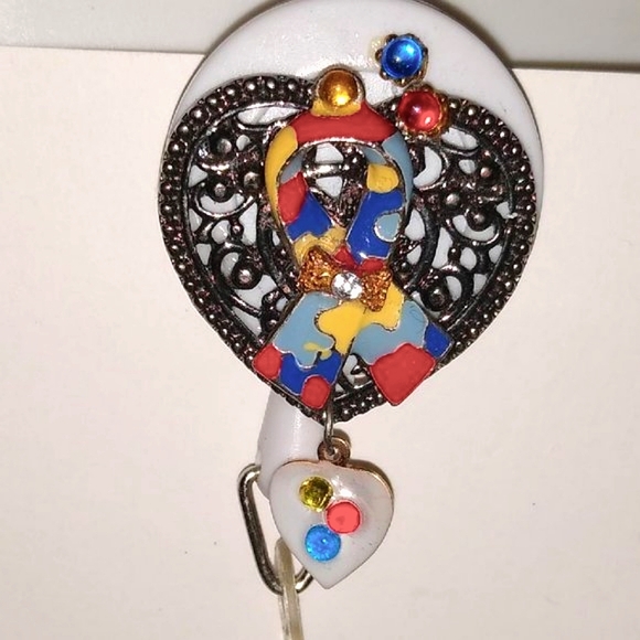 Autism ID Badge Holder - Picture 3 of 12